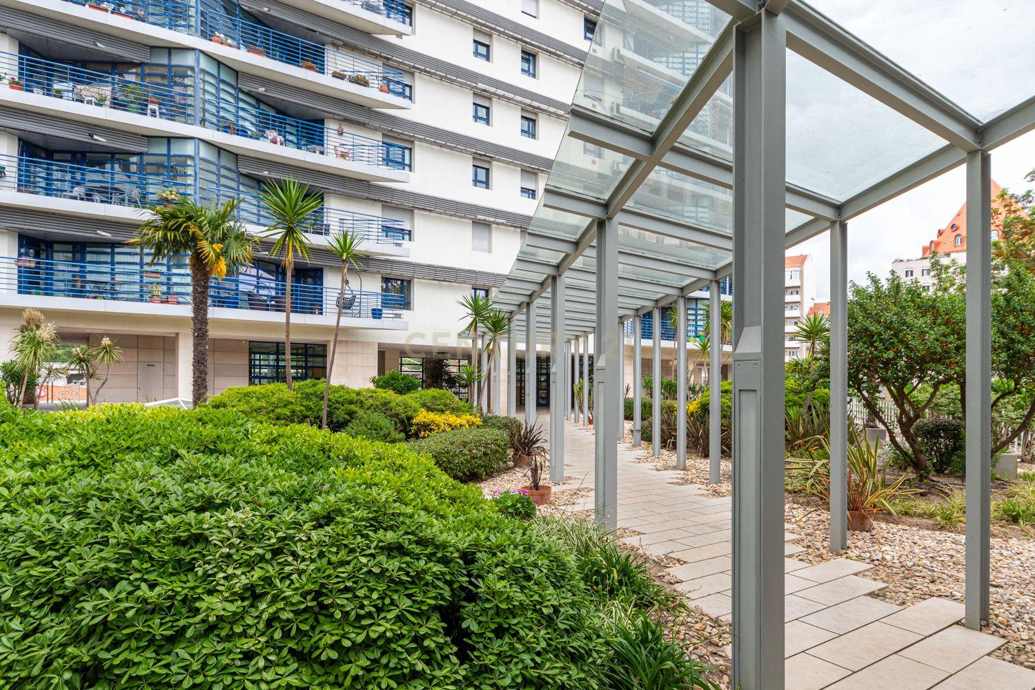 Apartamento T2 Twin Towers com Garagem - imagem 24