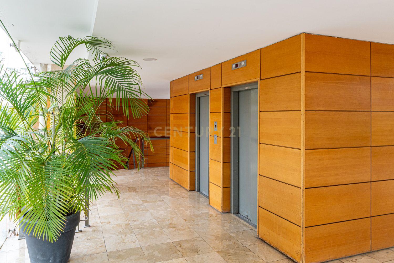 Apartamento T2 Twin Towers com Garagem - imagem 27