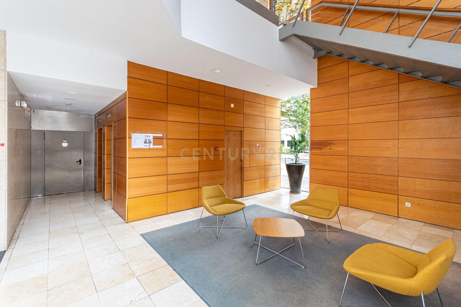 Apartamento T2 Twin Towers com Garagem - imagem 30