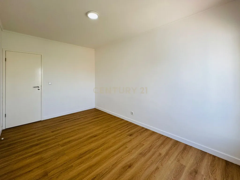 Apartamento T3 com vista rio na Póvoa de Santa Iria, Vila Franca de Xira - imagem 28