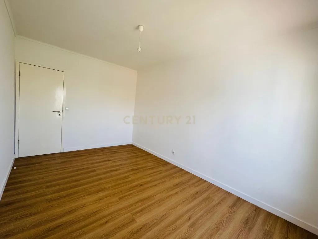 Apartamento T3 com vista rio na Póvoa de Santa Iria, Vila Franca de Xira - imagem 34