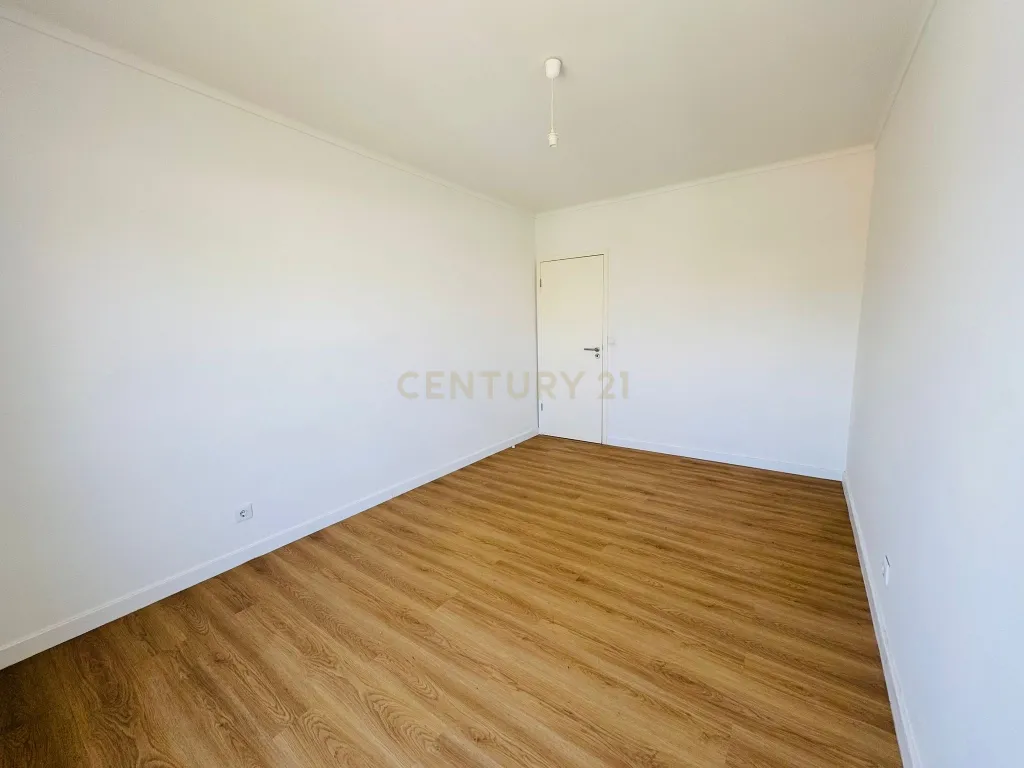 Apartamento T3 com vista rio na Póvoa de Santa Iria, Vila Franca de Xira - imagem 35