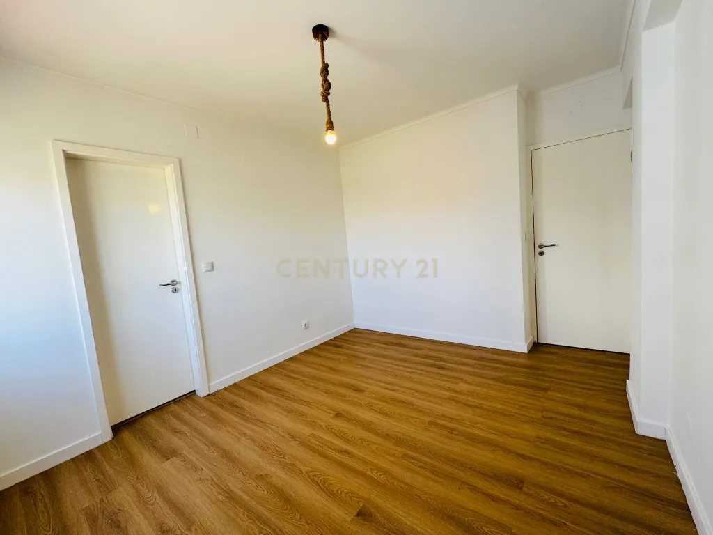 Apartamento T3 com vista rio na Póvoa de Santa Iria, Vila Franca de Xira - imagem 40