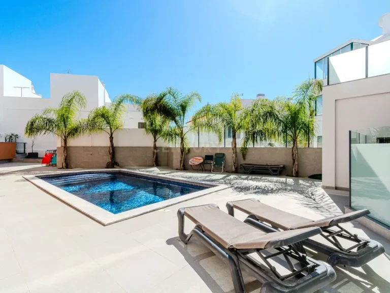 Apartamento T3 de alta qualidade, c/ garagem e piscina - imagem 01