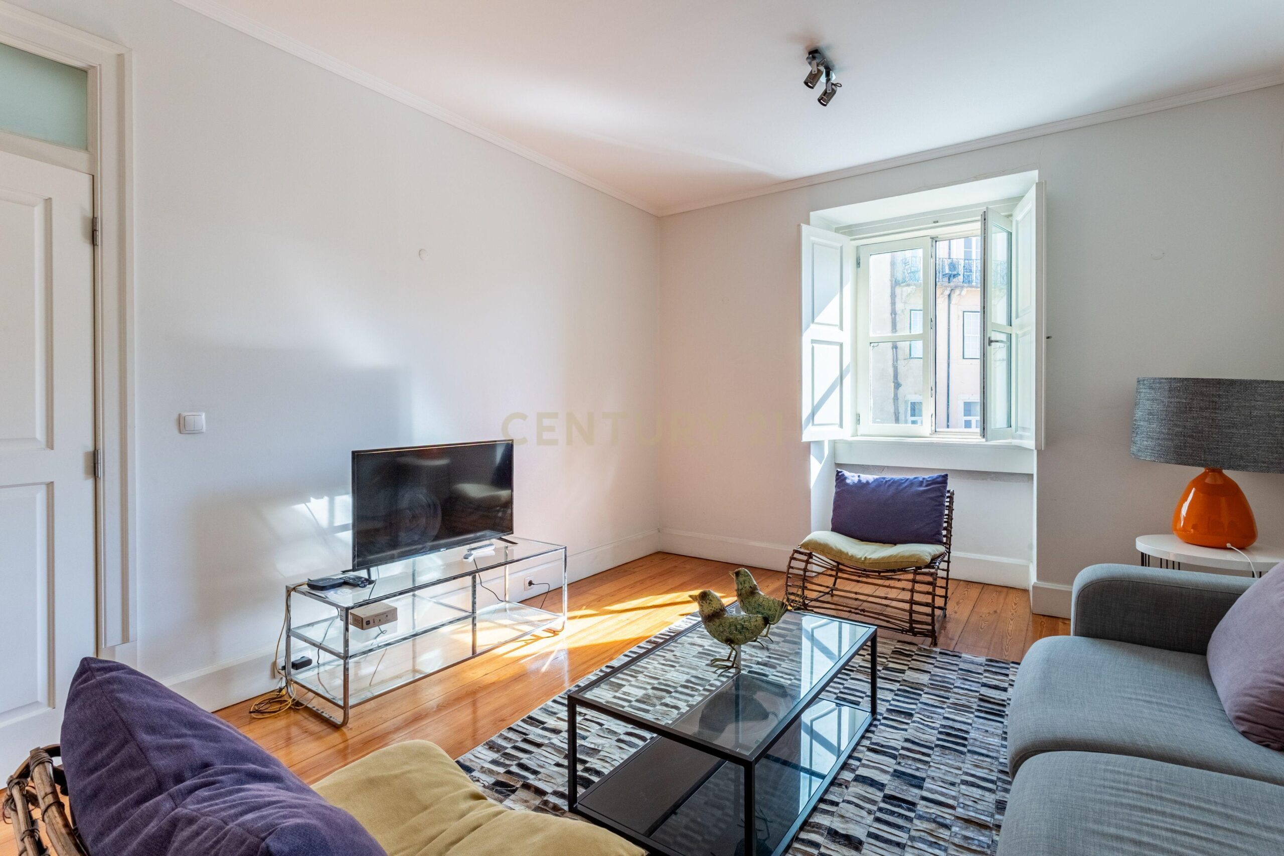 Apartamento T4 para venda com licença AL, na Baixa em Lisboa - imagem 03