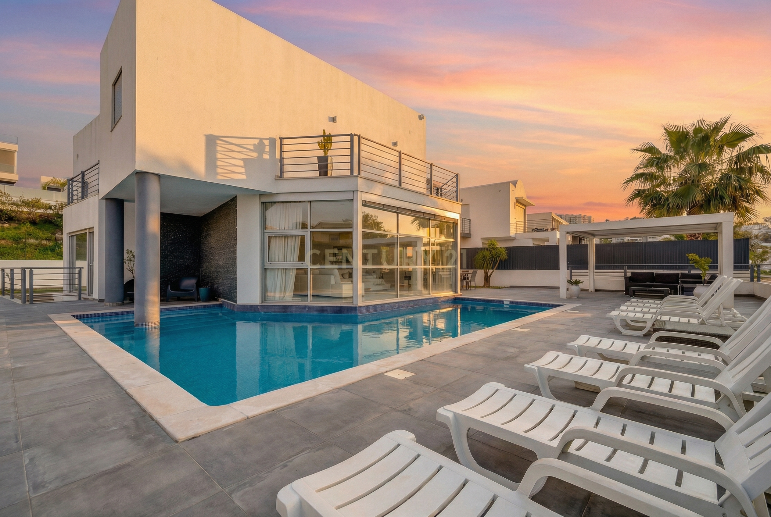 Moradia Contemporânea , com 5 quartos, na Marina de Albufeira. - imagem 01
