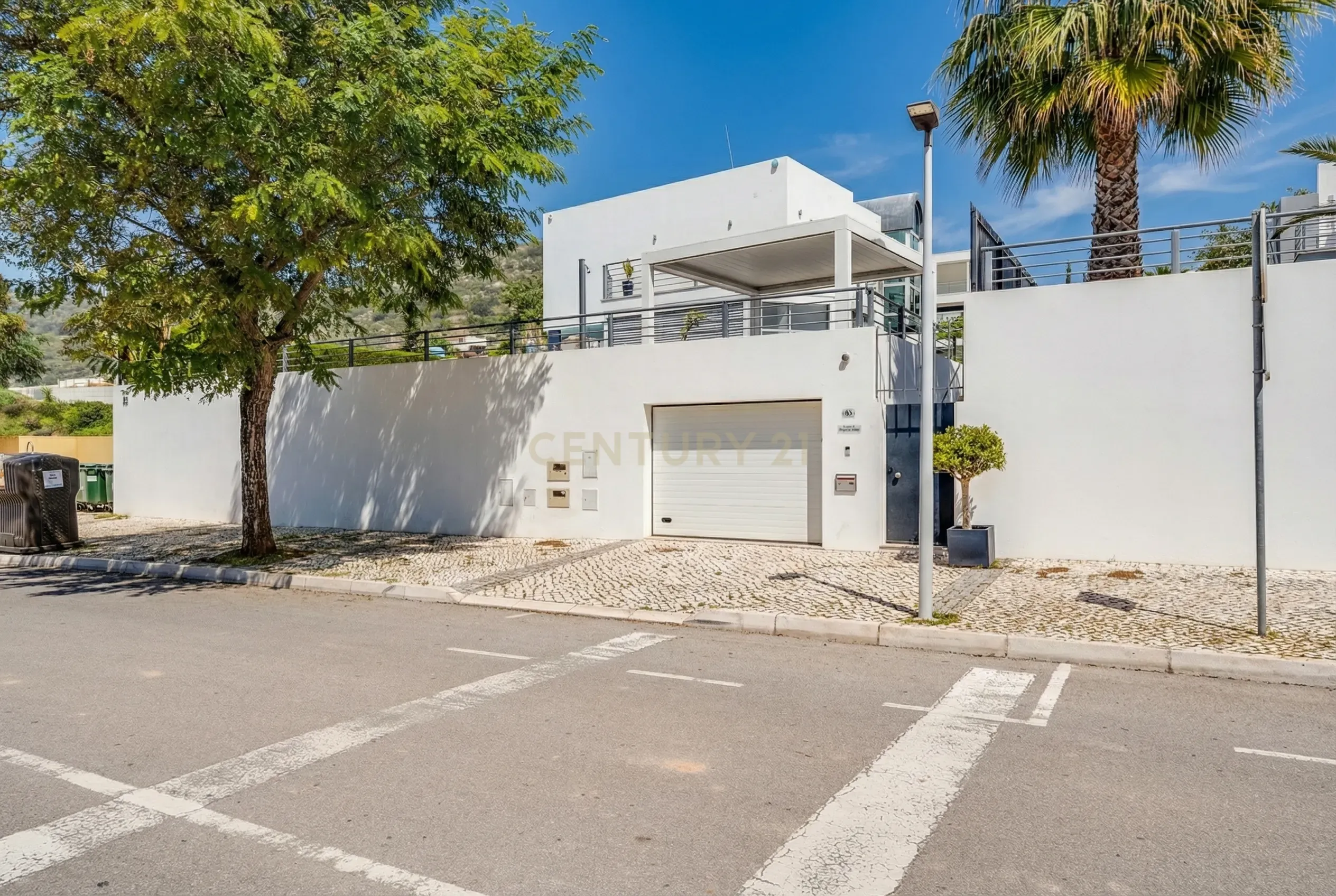 Moradia Contemporânea , com 5 quartos, na Marina de Albufeira. - imagem 02