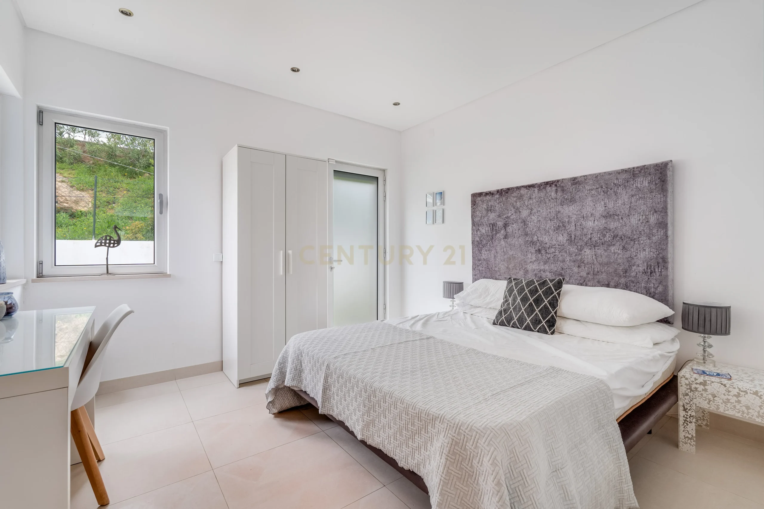 Moradia Contemporânea , com 5 quartos, na Marina de Albufeira. - imagem 09