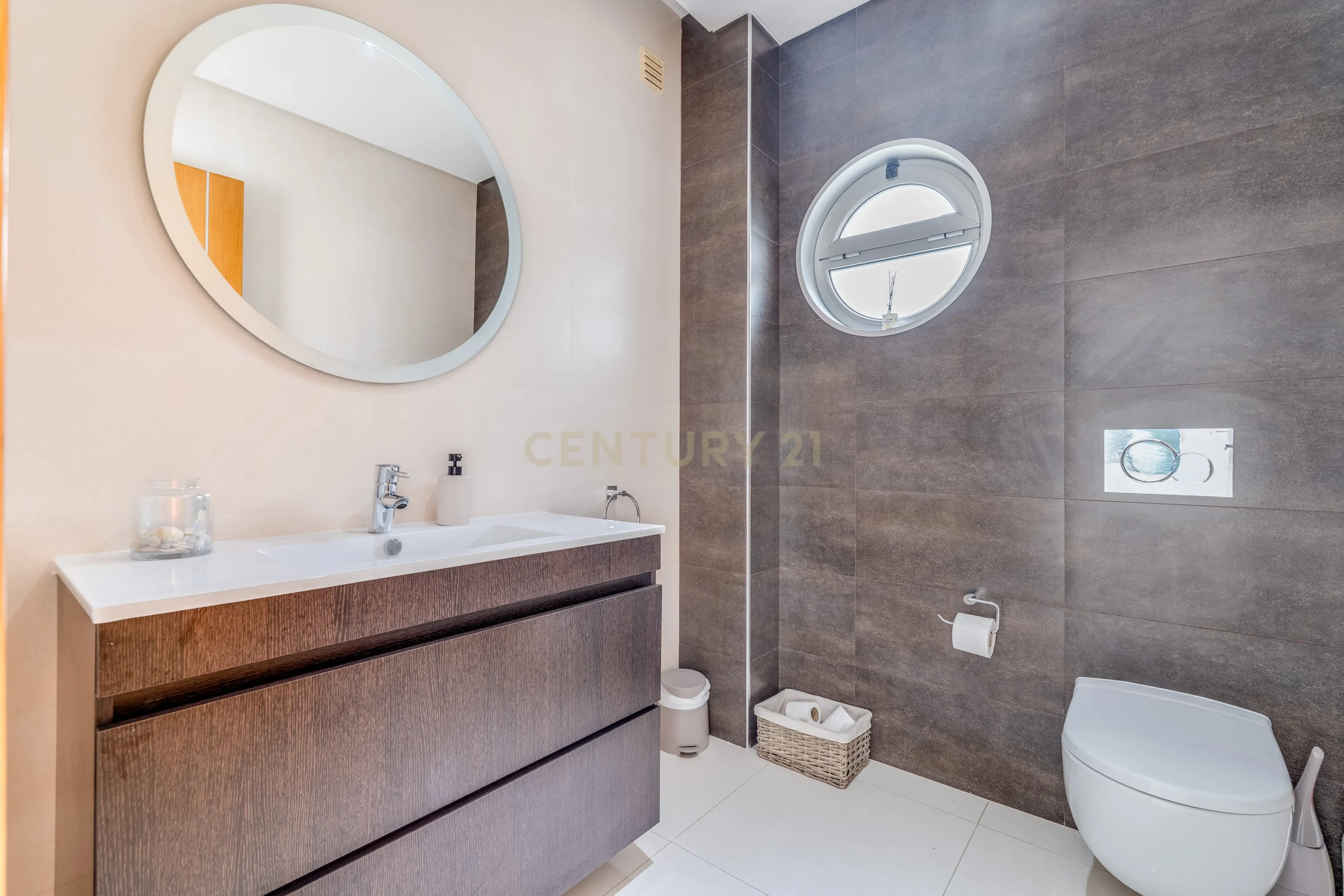 Moradia Contemporânea , com 5 quartos, na Marina de Albufeira. - imagem 10