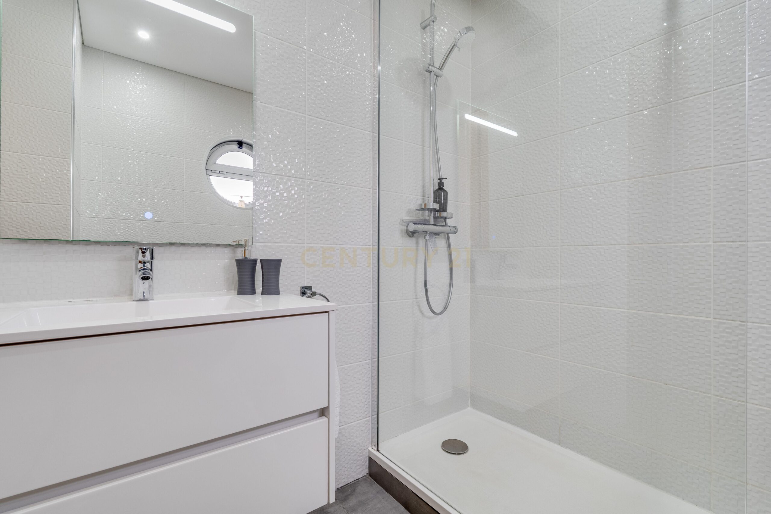 Moradia Contemporânea , com 5 quartos, na Marina de Albufeira. - imagem 18