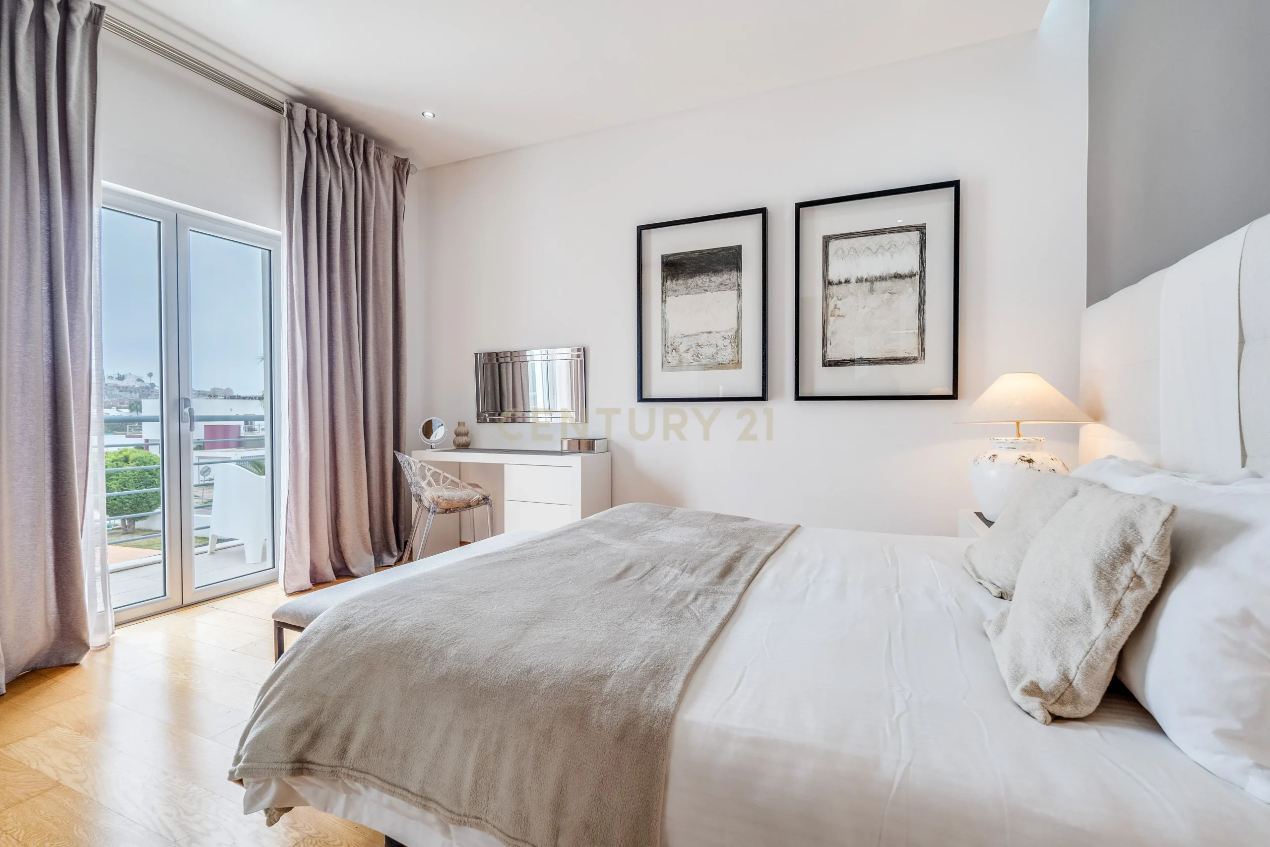 Moradia Contemporânea , com 5 quartos, na Marina de Albufeira. - imagem 24