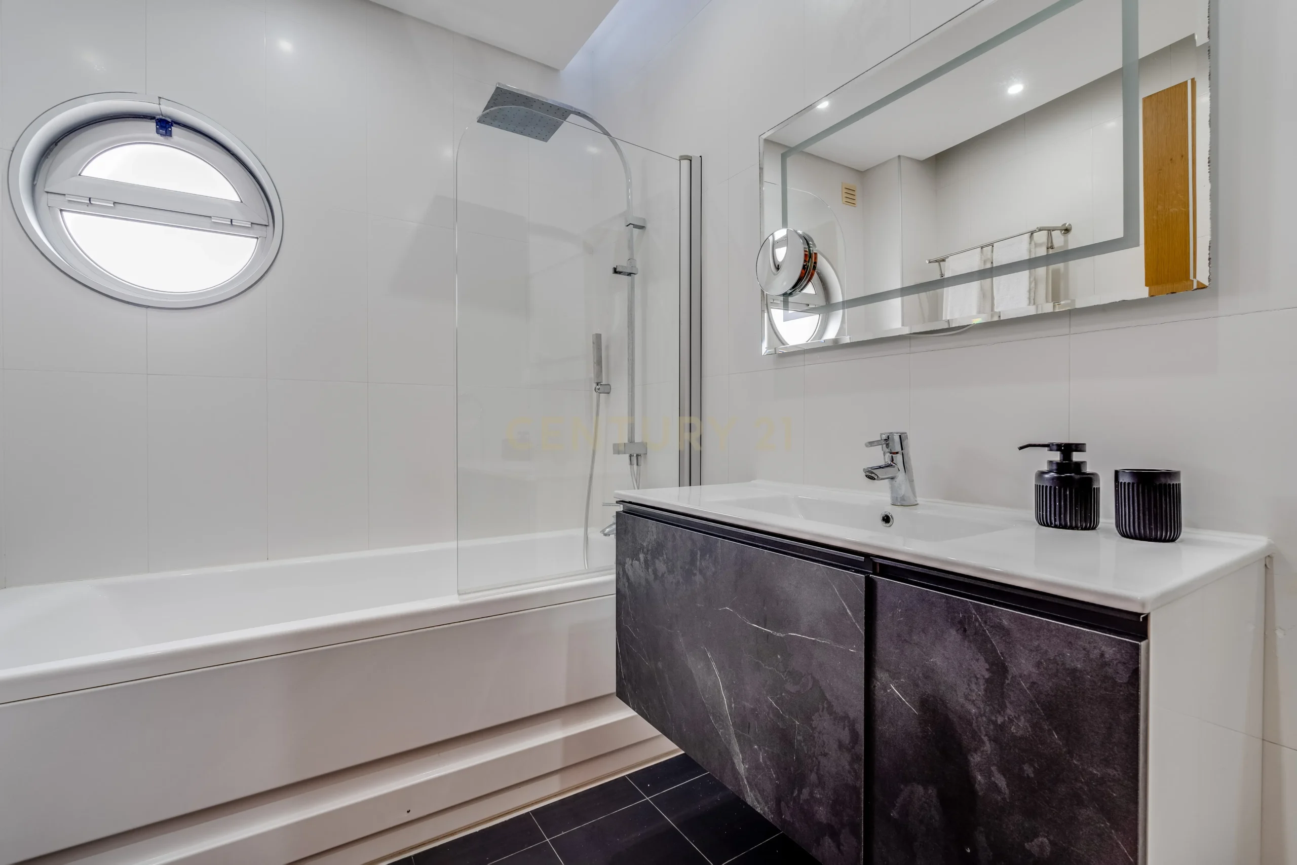 Moradia Contemporânea , com 5 quartos, na Marina de Albufeira. - imagem 25