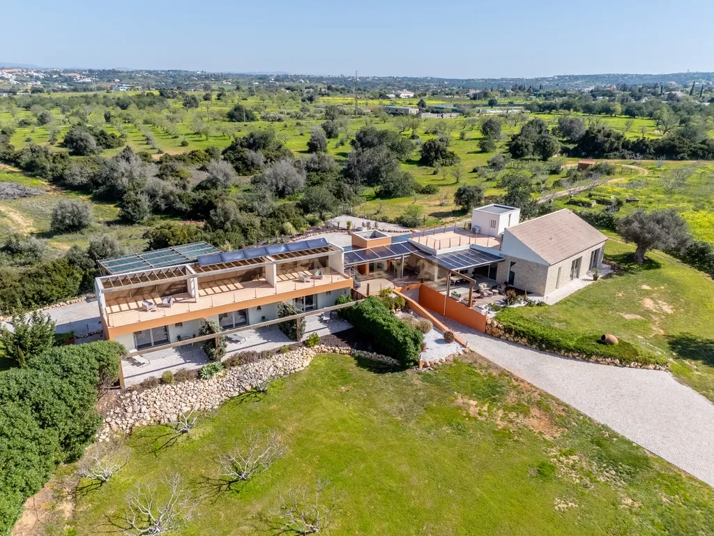 Luxuosa e Exclusiva moradia T5 I Vista Mar I 5 minutos da Praia I 18.598 m² I Albufeira - imagem 02