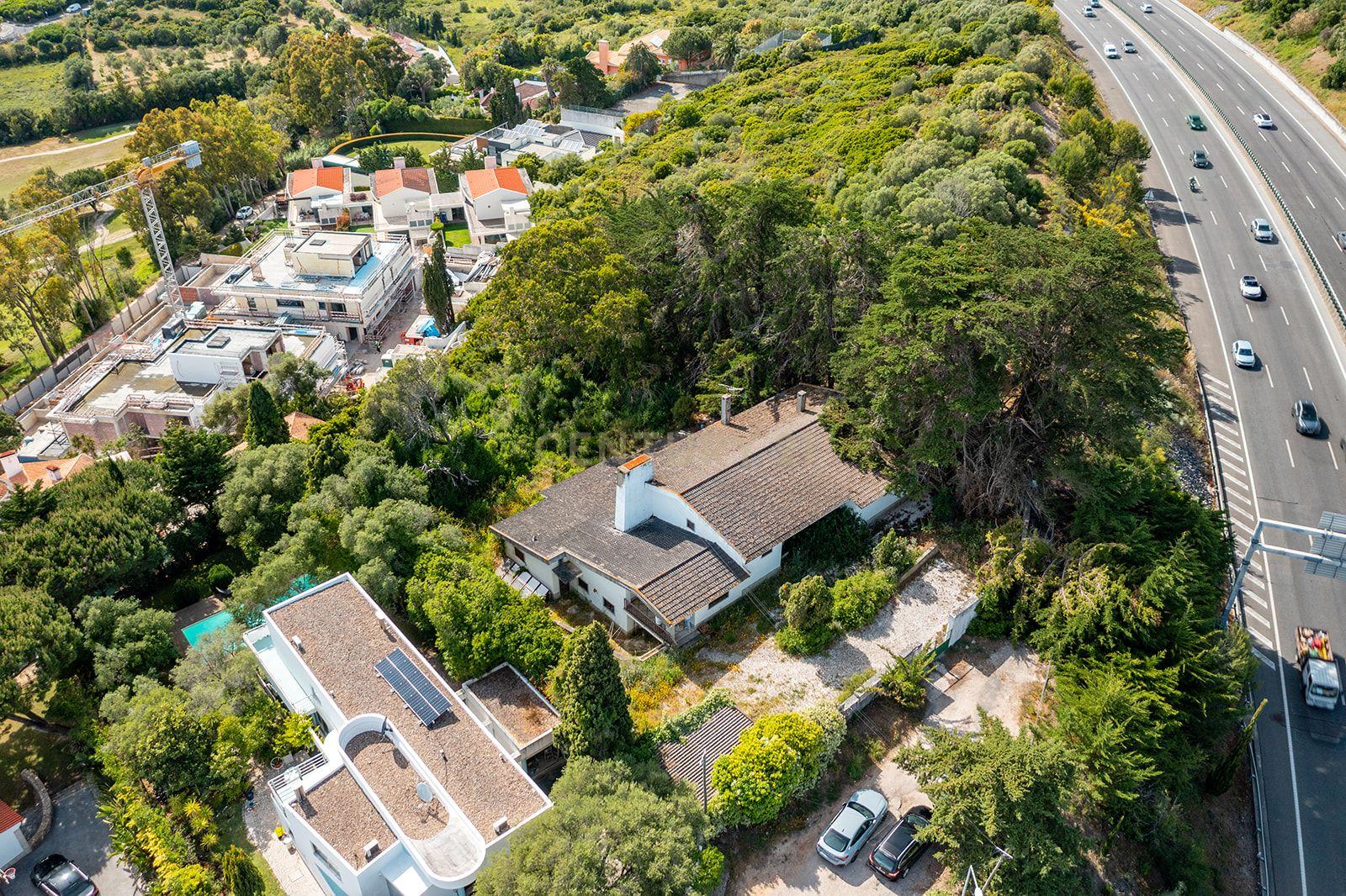 Moradia para Reabilitação Total, com 540 m² de Área Bruta de Construção, em Lote Urbano de 2.350 m² | Alcabideche, Cascais - imagem 03