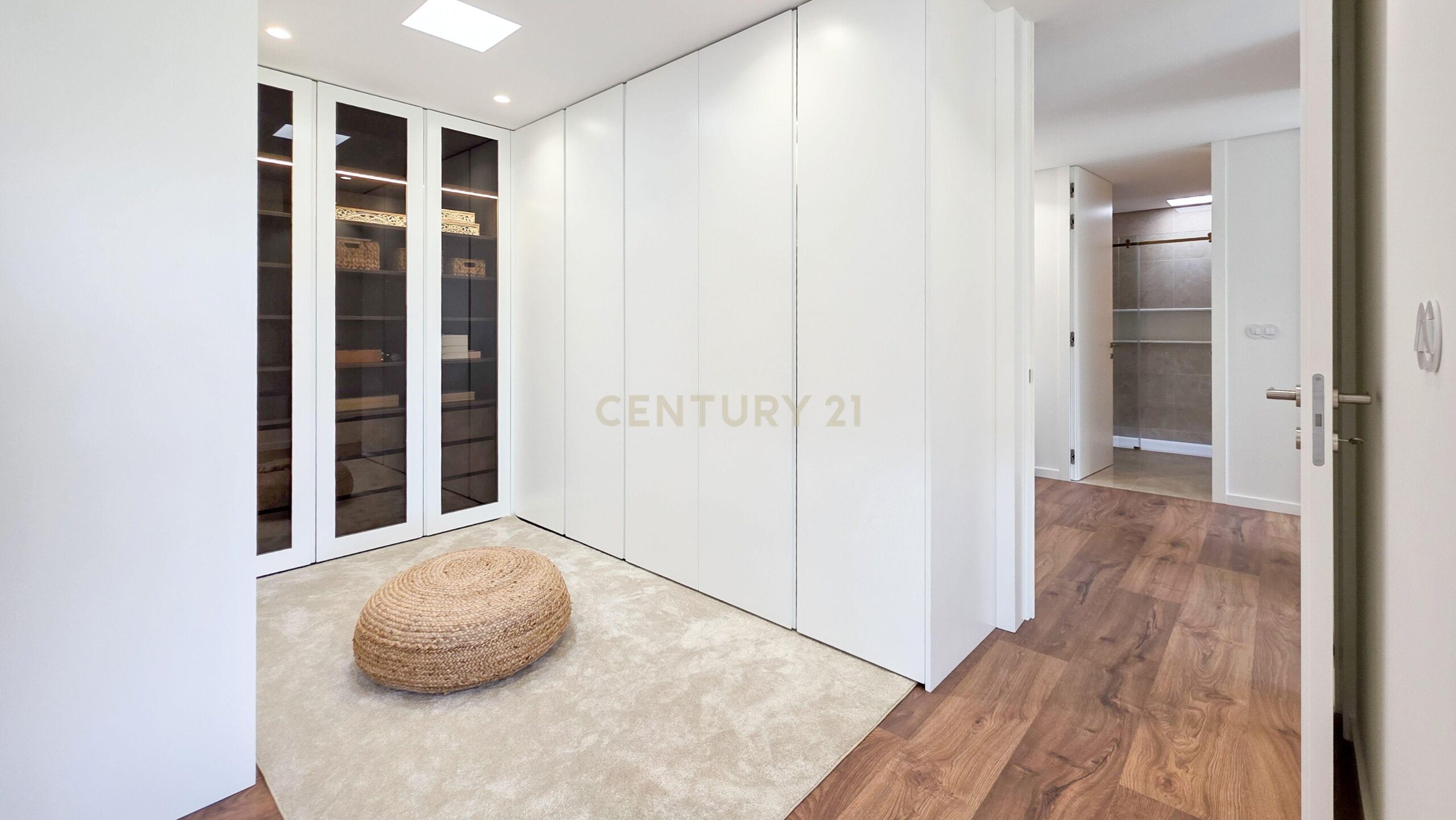 Moradia Contemporânea T4 com Piscina | Arquitetura Premium | Brufe, Vila Nova de Famalicão - imagem 15