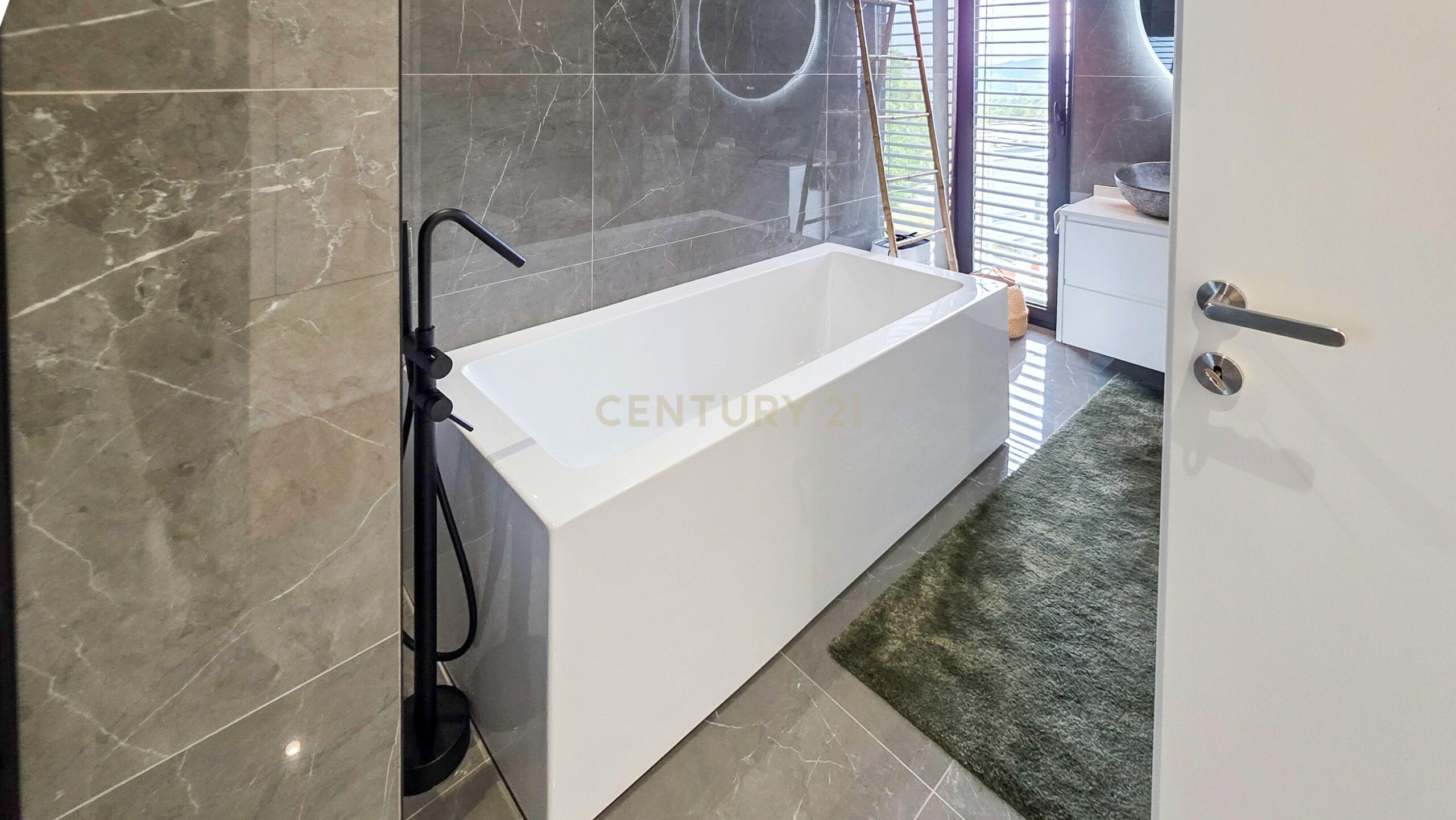 Moradia Contemporânea T4 com Piscina | Arquitetura Premium | Brufe, Vila Nova de Famalicão - imagem 17