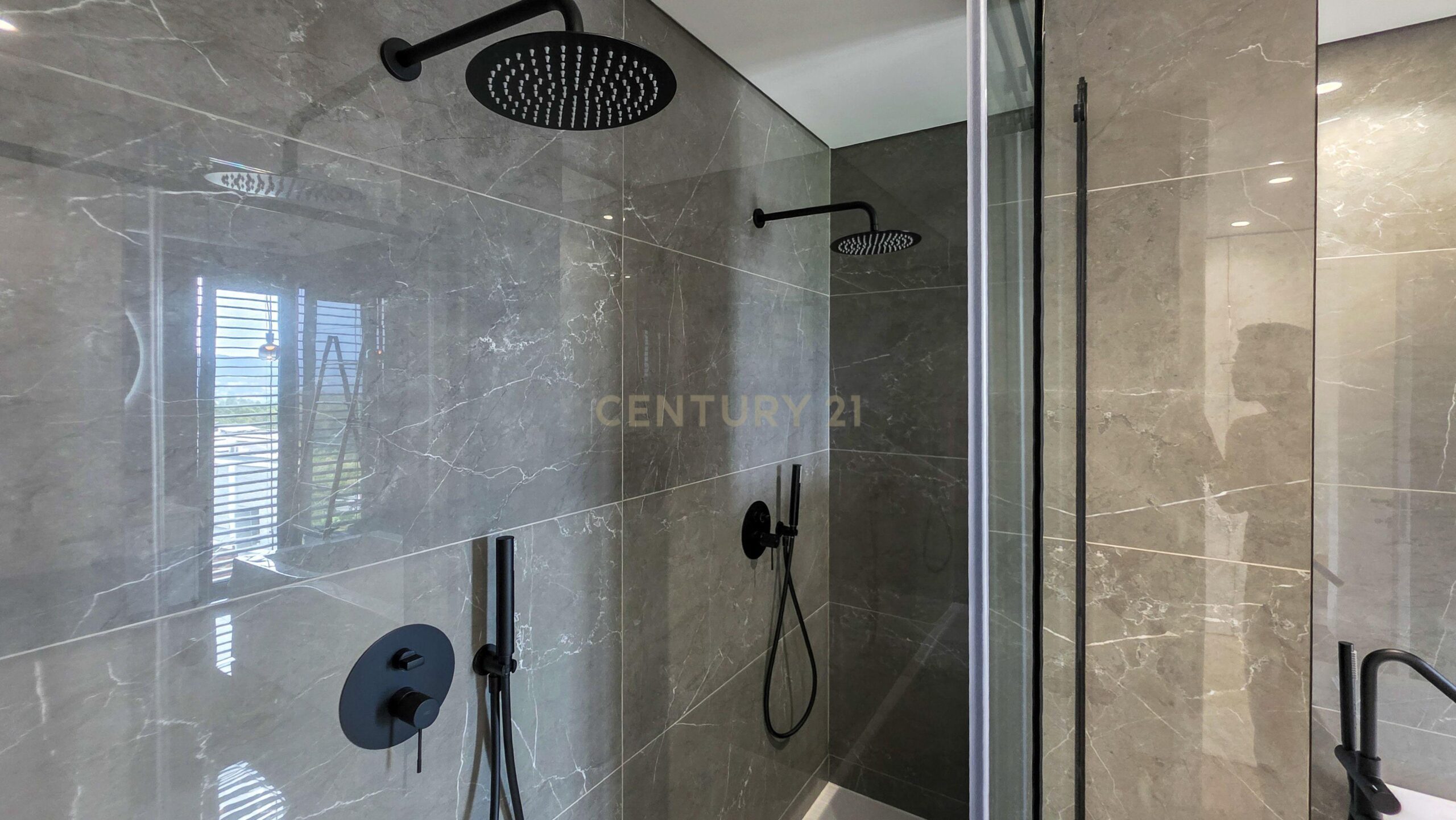 Moradia Contemporânea T4 com Piscina | Arquitetura Premium | Brufe, Vila Nova de Famalicão - imagem 24