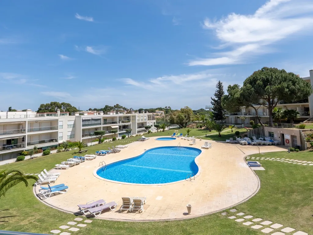 Moradia 5 Quartos, com espaços amplos e conforto absoluto. Piscina, Sala de Cinema e Garagem em Box. Monte da Balaia ,Olhos de Água, Albufeira - imagem 13