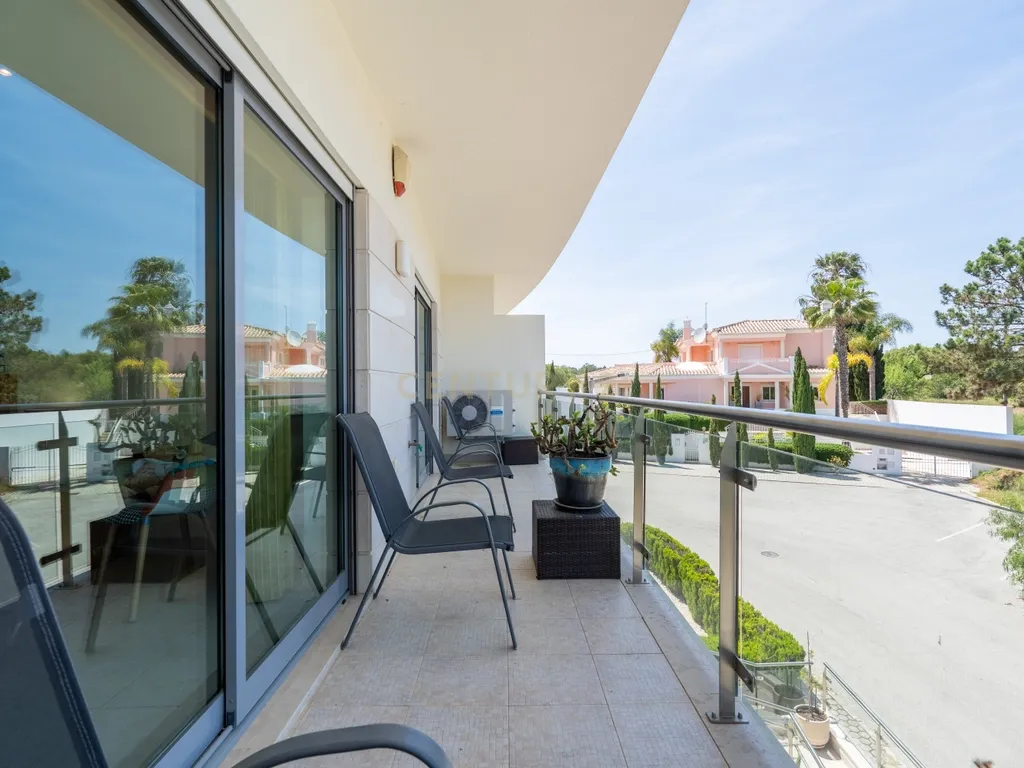 Moradia 5 Quartos, com espaços amplos e conforto absoluto. Piscina, Sala de Cinema e Garagem em Box. Monte da Balaia ,Olhos de Água, Albufeira - imagem 19