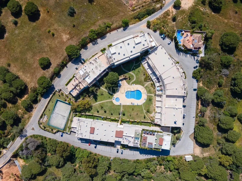 Moradia 5 Quartos, com espaços amplos e conforto absoluto. Piscina, Sala de Cinema e Garagem em Box. Monte da Balaia ,Olhos de Água, Albufeira - imagem 41