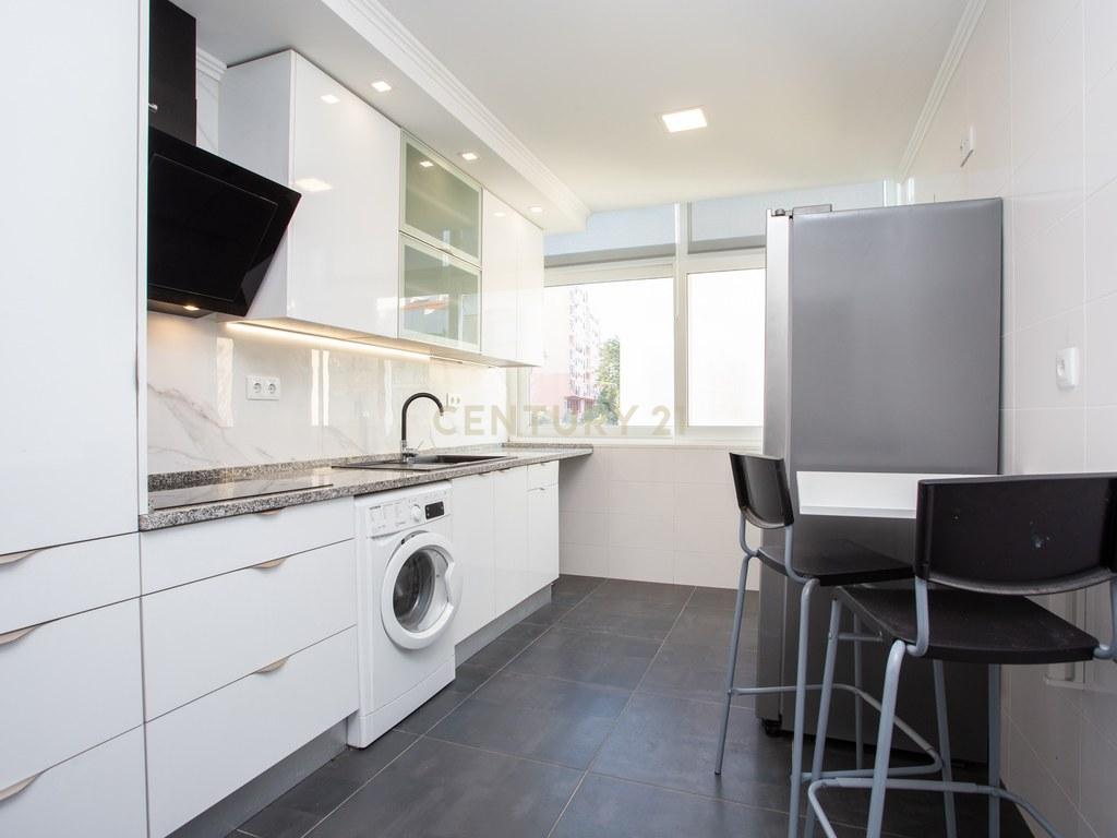 Apartamento T2 em Rio de Mouro — imagem 01
