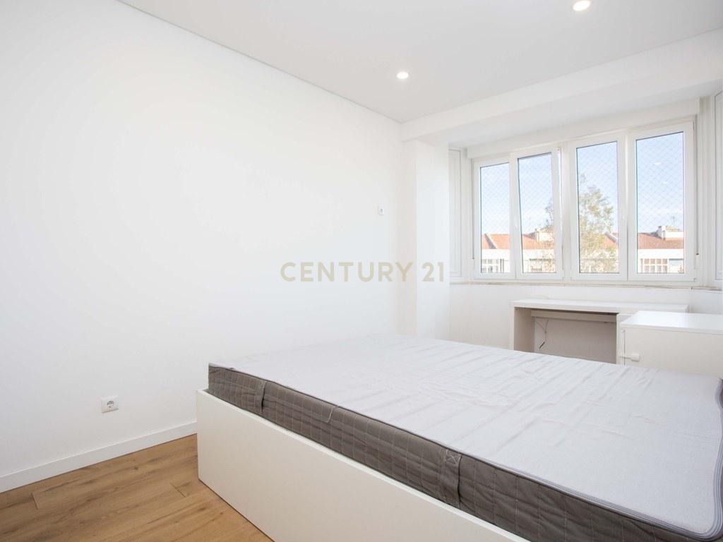 Apartamento T2 em Rio de Mouro — imagem 09