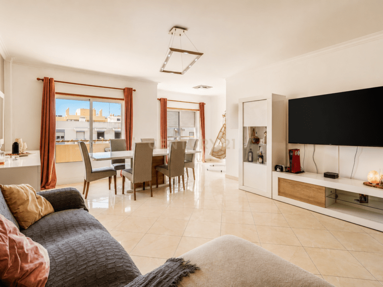 Apartamento T3 em Quelfes — imagem 01