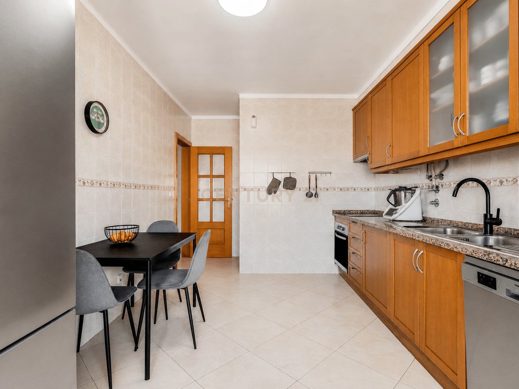 Apartamento T3 em Quelfes — imagem 10