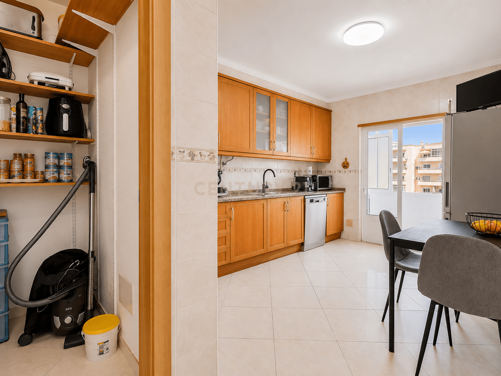 Apartamento T3 em Quelfes — imagem 12