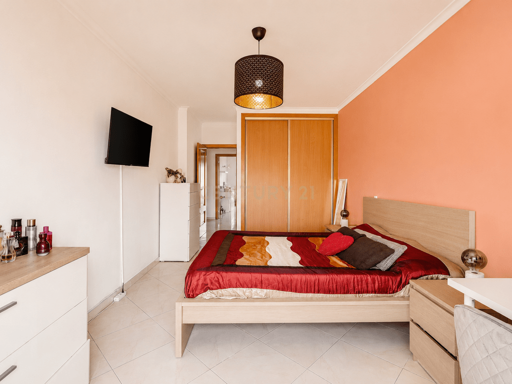 Apartamento T3 em Quelfes — imagem 13