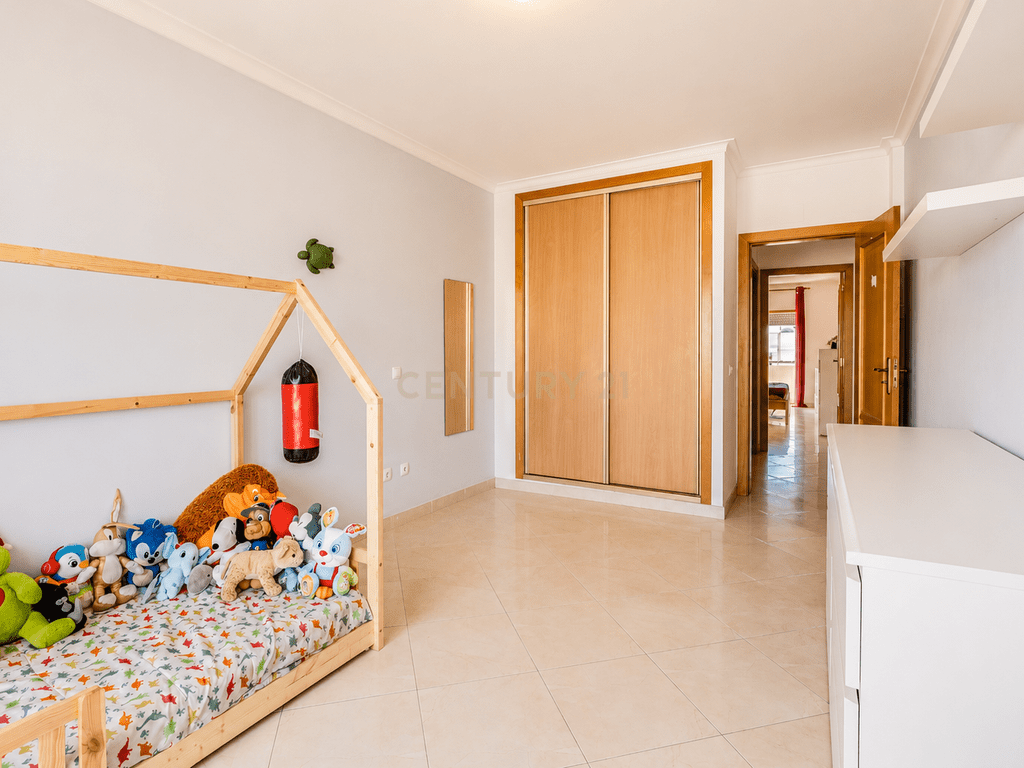 Apartamento T3 em Quelfes — imagem 19