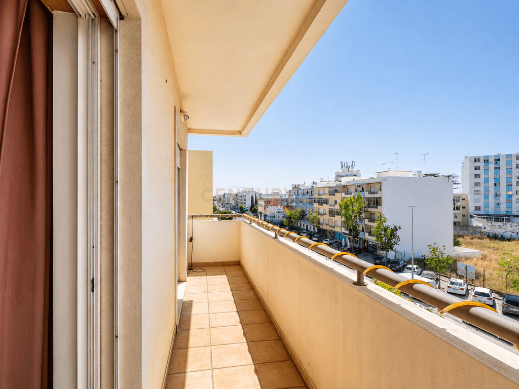 Apartamento T3 em Quelfes — imagem 24
