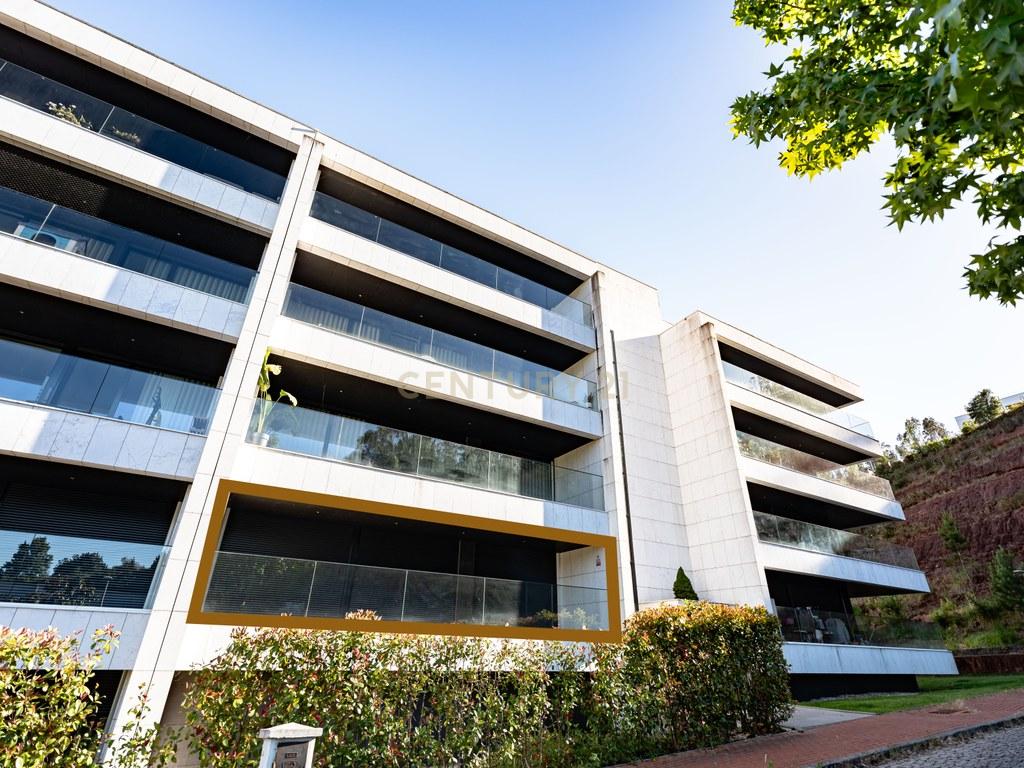 Apartamento T3 em Santo António dos Olivais — imagem 01