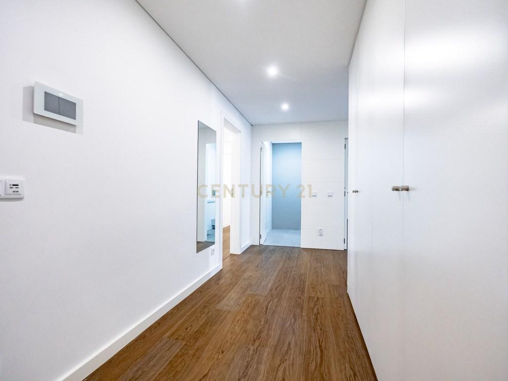 Apartamento T3 em Santo António dos Olivais — imagem 03