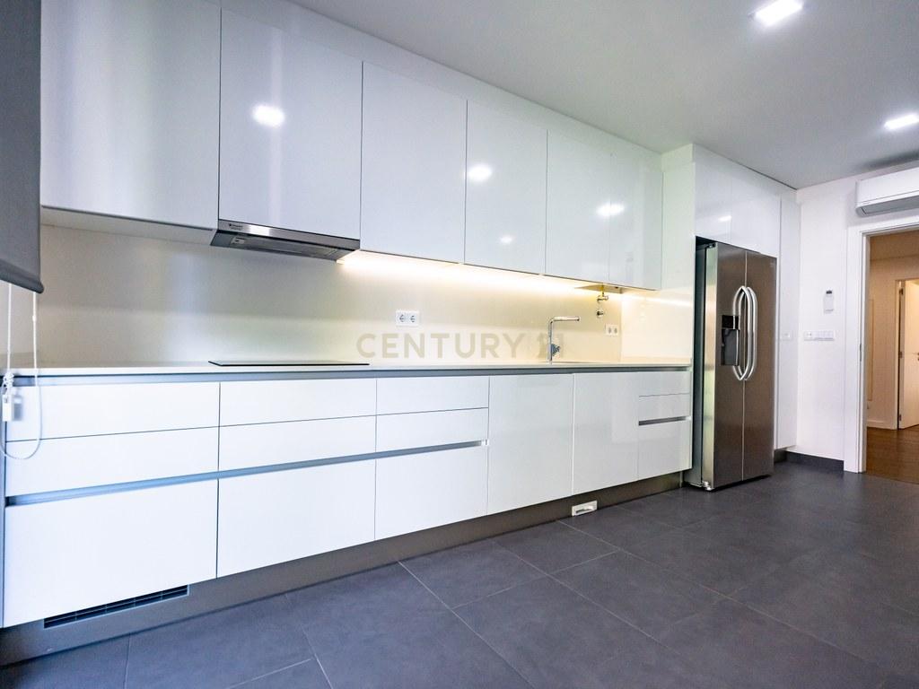 Apartamento T3 em Santo António dos Olivais — imagem 07