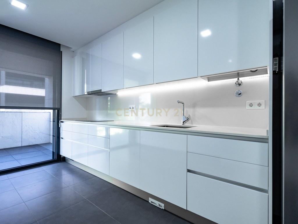Apartamento T3 em Santo António dos Olivais — imagem 08