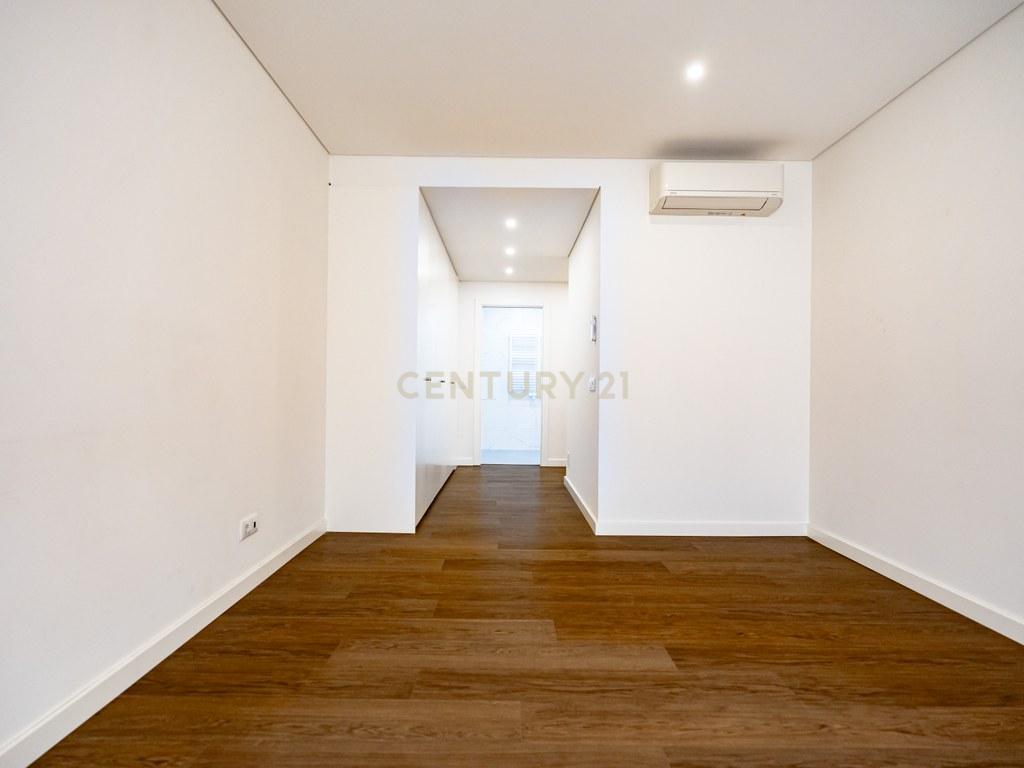 Apartamento T3 em Santo António dos Olivais — imagem 09