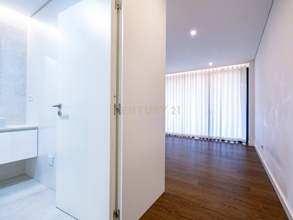 Apartamento T3 em Santo António dos Olivais — imagem 15