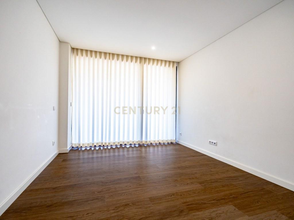 Apartamento T3 em Santo António dos Olivais — imagem 21