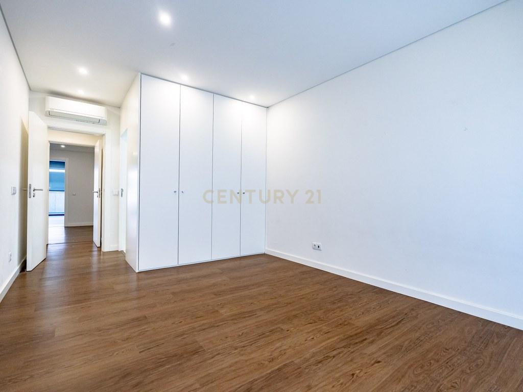 Apartamento T3 em Santo António dos Olivais — imagem 28