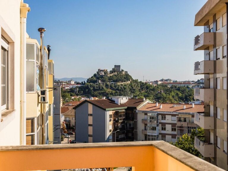 Apartamento T3 em União das freguesias de Marrazes e Barosa — imagem 01