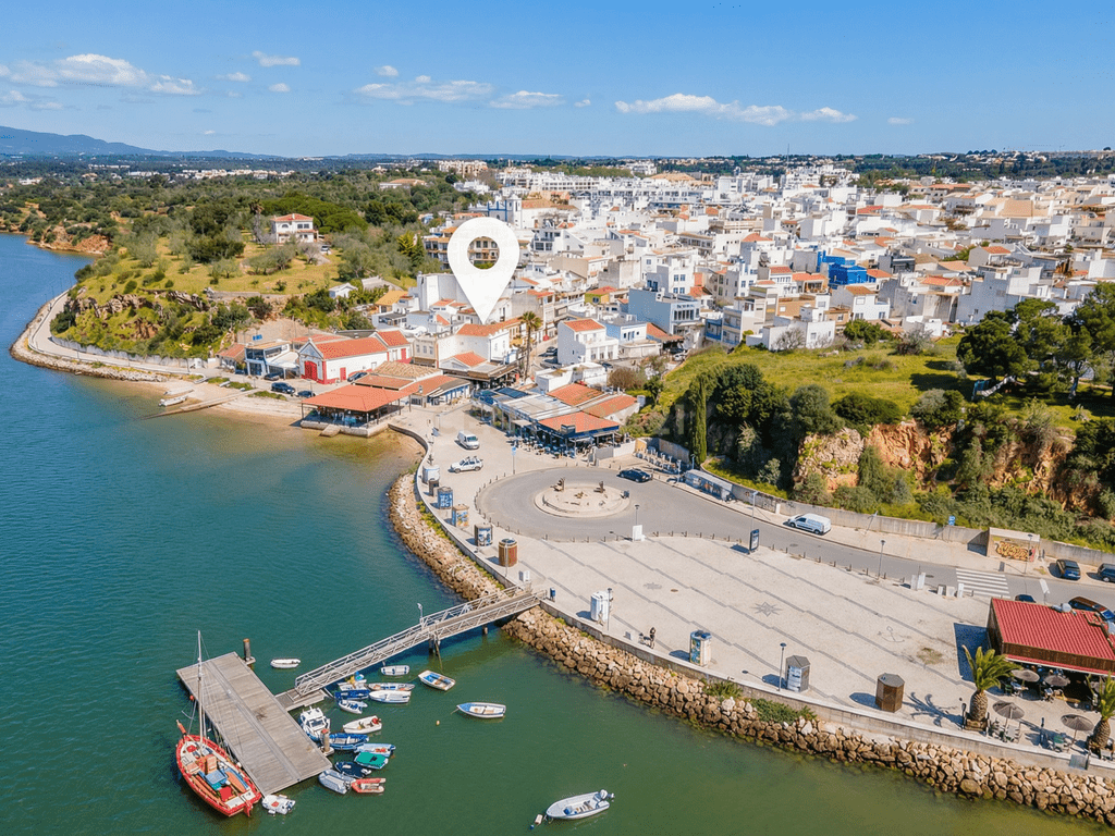 Prédio com restaurante em Alvor – imagem 02