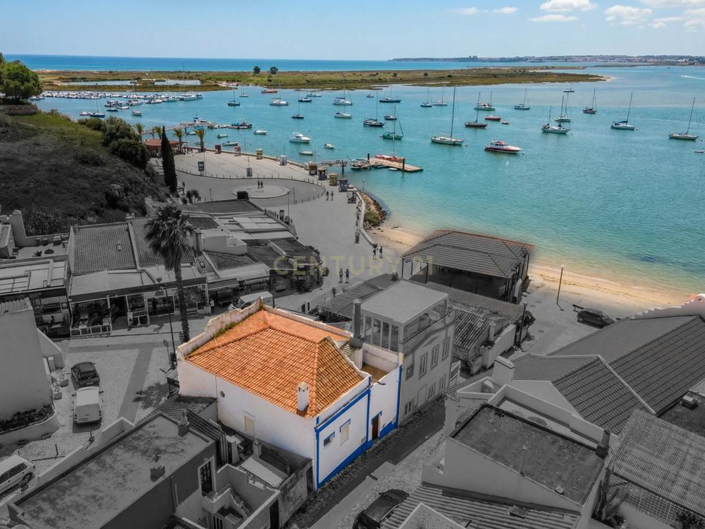 Prédio com restaurante em Alvor – imagem 05