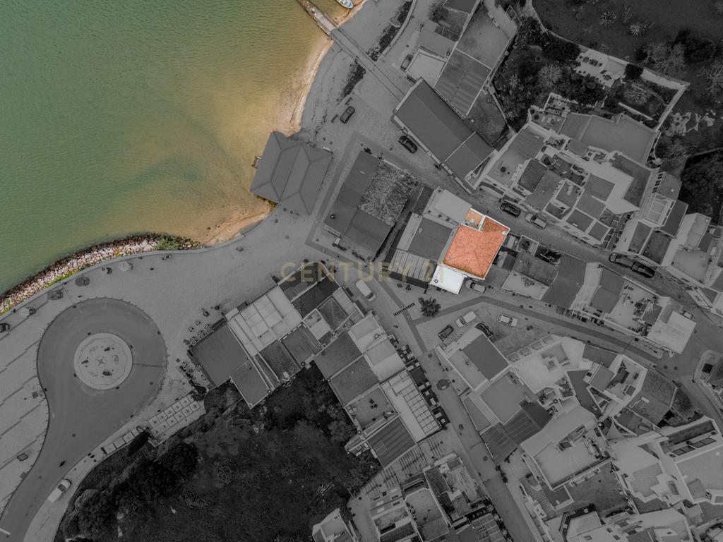 Prédio com restaurante em Alvor – imagem 07