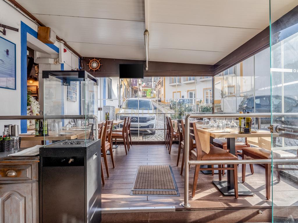 Prédio com restaurante em Alvor – imagem 10