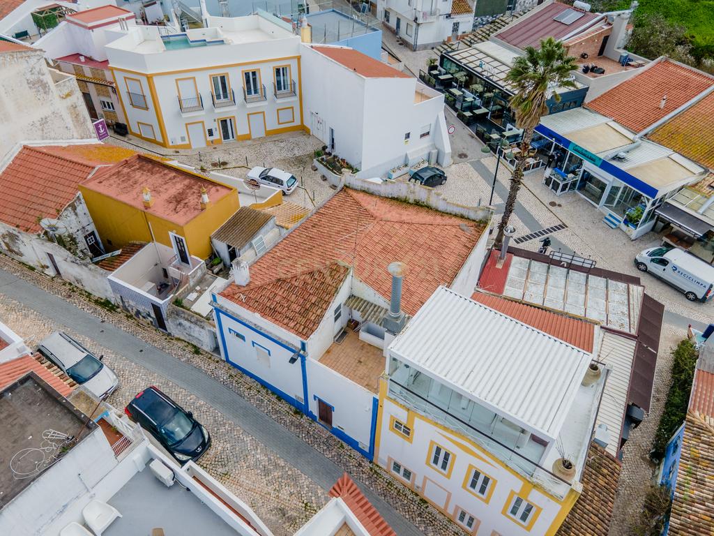 Prédio com restaurante em Alvor – imagem 25
