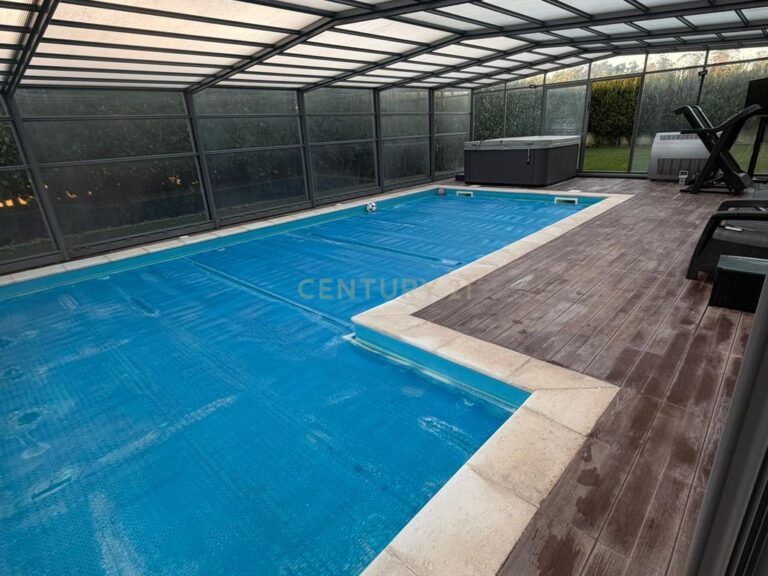 Moradia T4 com piscina em Lavra – imagem 01