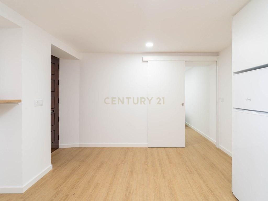 Apartamento T2 em União das freguesias de Coimbra (Sé Nova, Santa Cruz, Almedina e São Bartolomeu) — imagem 12