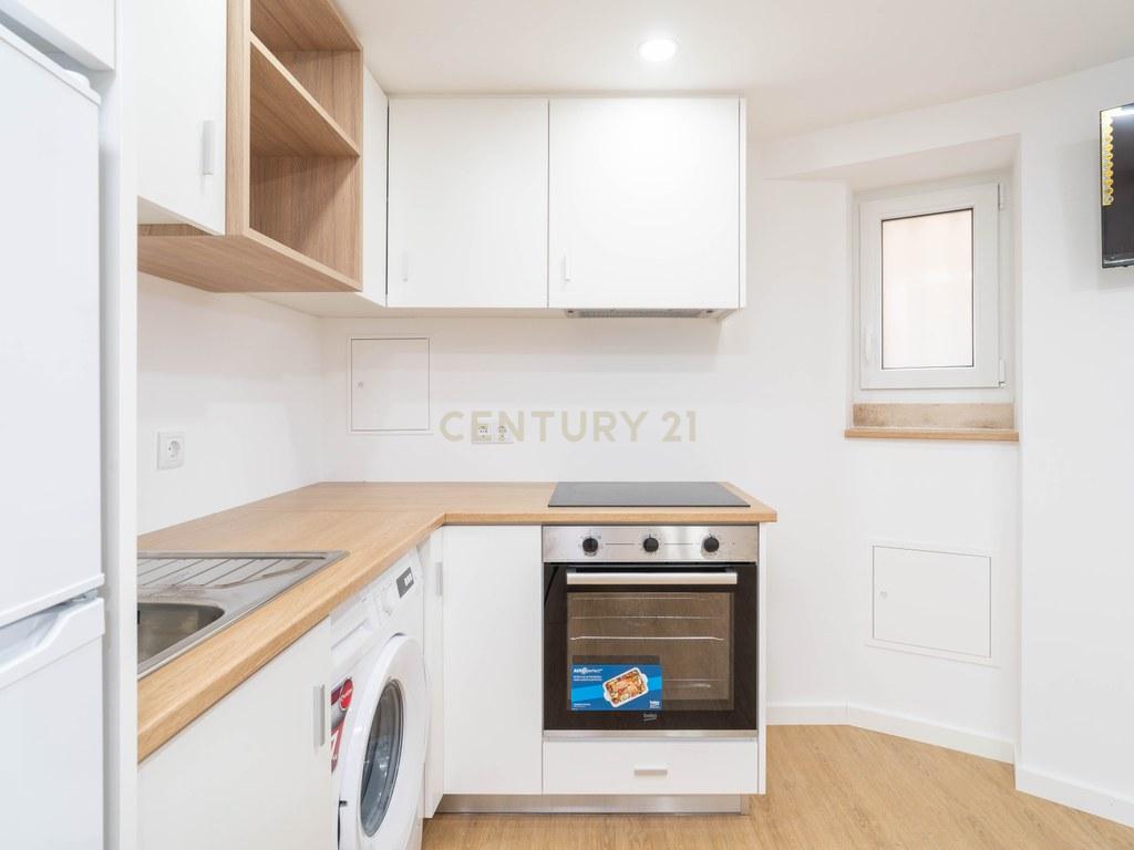 Apartamento T2 em União das freguesias de Coimbra (Sé Nova, Santa Cruz, Almedina e São Bartolomeu) — imagem 15