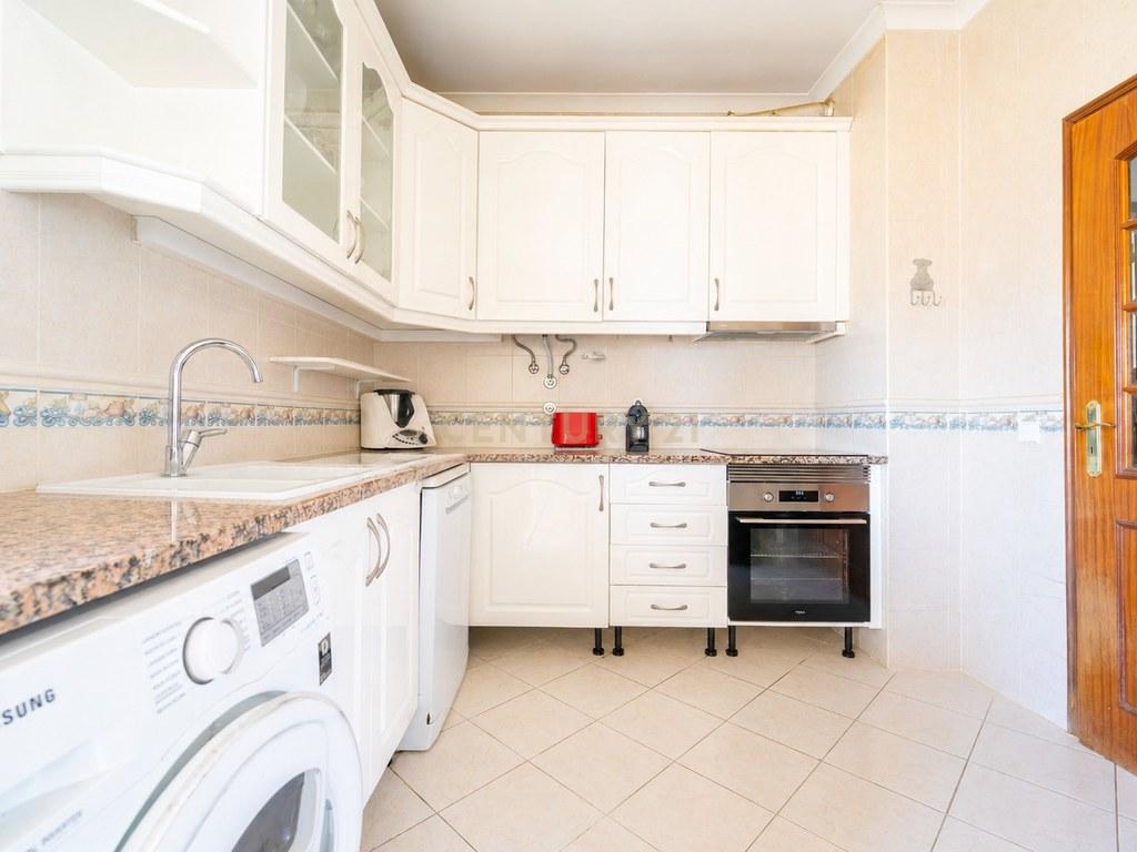 Apartamento T2 em União das freguesias de Faro (Sé e São Pedro) — imagem 05